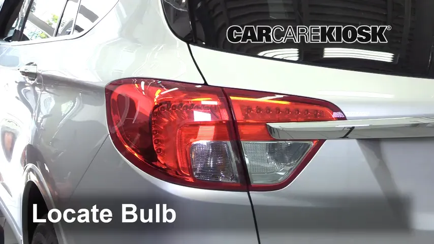 2017 Buick Envision Essence 2.5L 4 Cyl. FlexFuel Éclairage Feux de marche arrière (remplacer une ampoule)